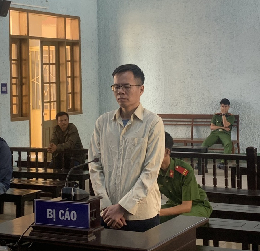 Bị cáo Hoàng Văn Hưng tại phiên toà.Ảnh: R'Ô HOK Bị cáo Hoàng Văn Hưng tại phiên toà.Ảnh: R'Ô HOK