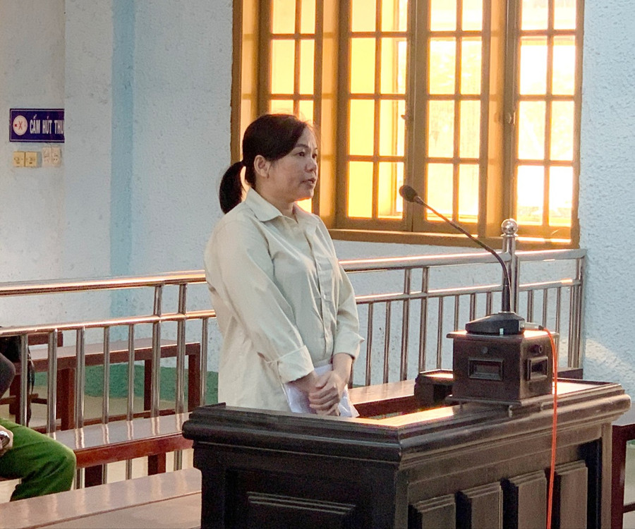 Bị cáo Võ Thị Vân tại phiên tòa. Ảnh: R.H Bị cáo Võ Thị Vân tại phiên tòa. Ảnh: R.H