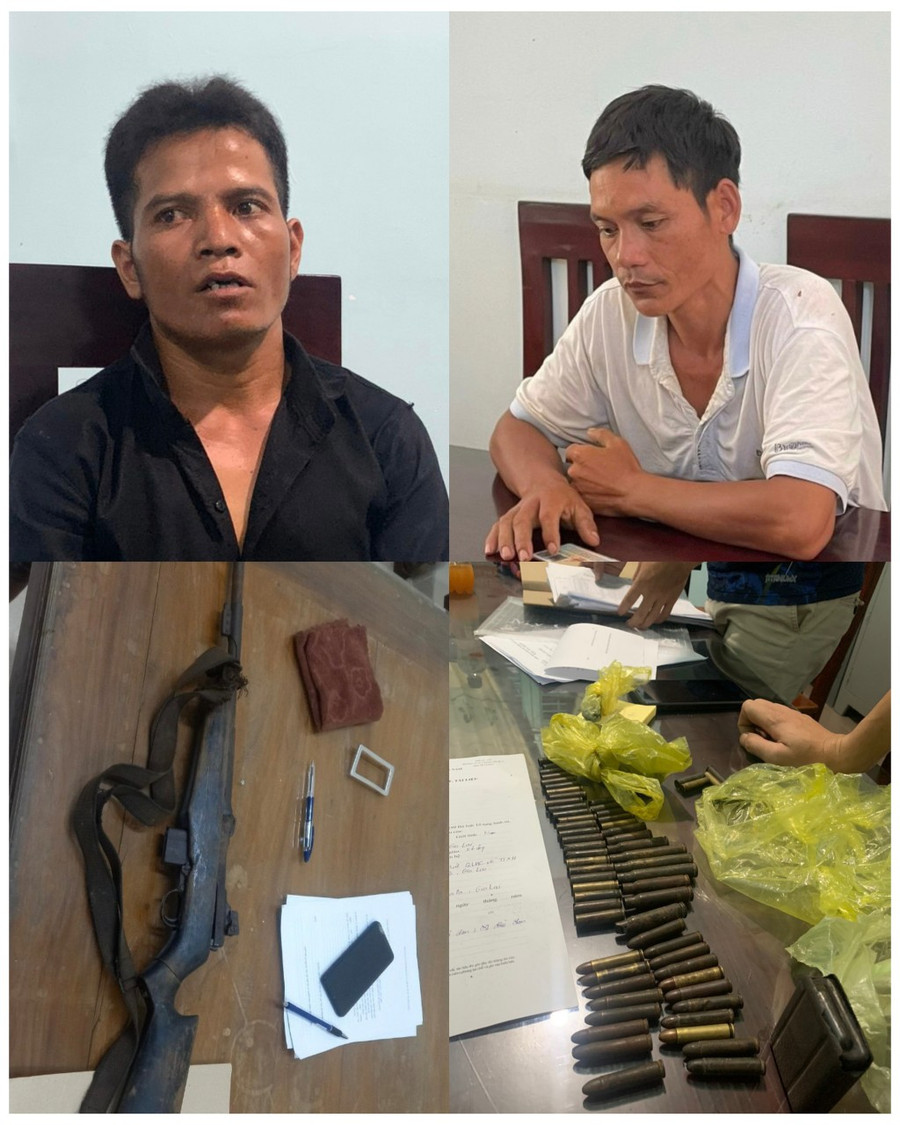 Đinh Kơr (trái) và Rmah Brơn cùng tang vật. Ảnh: Công an cung cấp Đinh Kơr (trái) và Rmah Brơn cùng tang vật. Ảnh: Công an cung cấp