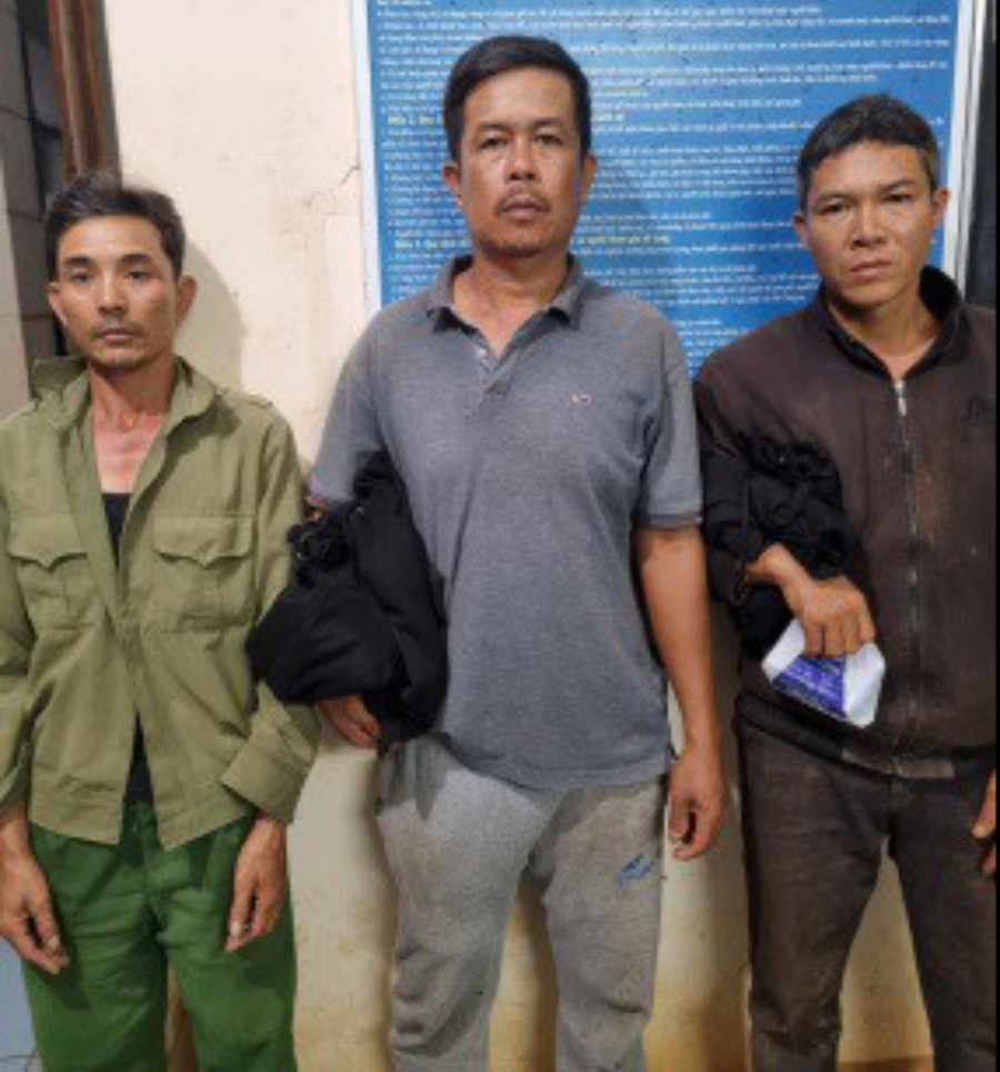 3 đối tượng, gồm: Lê Văn Khoa, Hồ Đắc Mão, Nguyễn Văn Nam (từ trái qua). Ảnh: Công an huyện Chư Pưh 3 đối tượng, gồm: Lê Văn Khoa, Hồ Đắc Mão, Nguyễn Văn Nam (từ trái qua). Ảnh: Công an huyện Chư Pưh