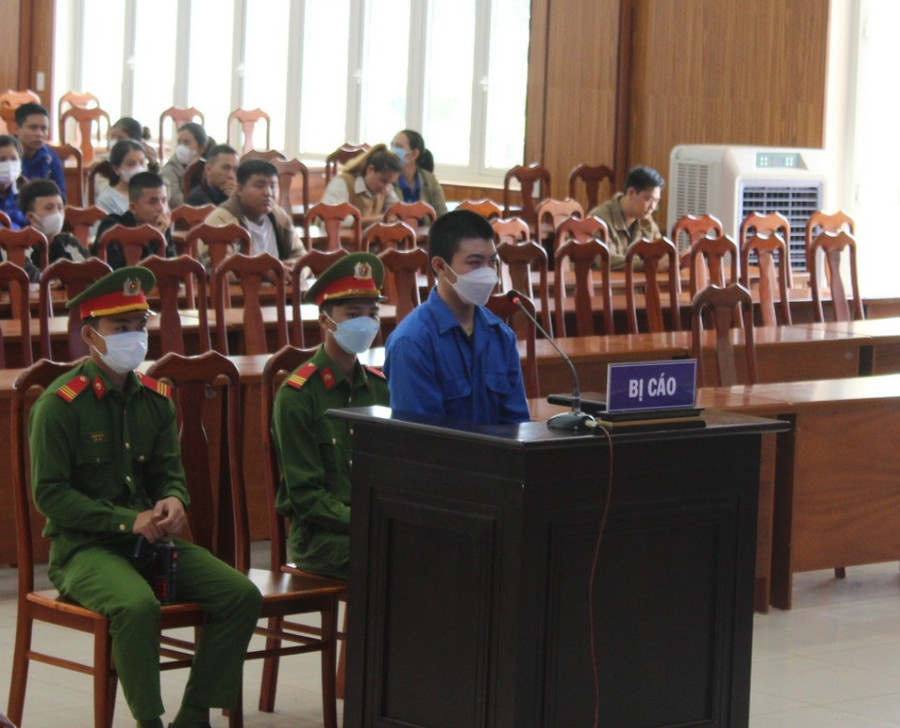 Bị cáo Lê Đức Minh tại phiên toà xét xử.Ảnh: R'Ô HOK Bị cáo Lê Đức Minh tại phiên toà xét xử.Ảnh: R'Ô HOK