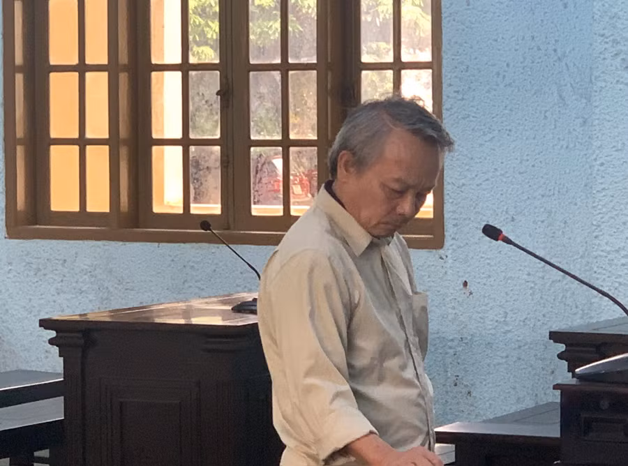 Bị cáo Võ Đình Sớm tại phiên tòa xét xử sơ thẩm.Ảnh: R.H Bị cáo Võ Đình Sớm tại phiên tòa xét xử sơ thẩm.Ảnh: R.H