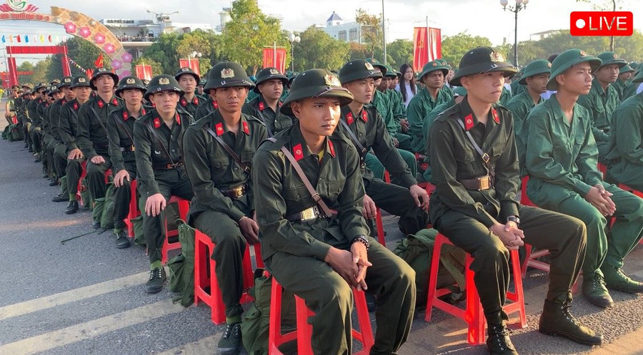 Năm 2024, huyện Phú Thiện có 35 công dân thực hiện tham gia nghĩa vụ Công an nhân dân và 174 công dân thực hiện nghĩa vụ quân sự. Ảnh: R&apos;Ô HOK