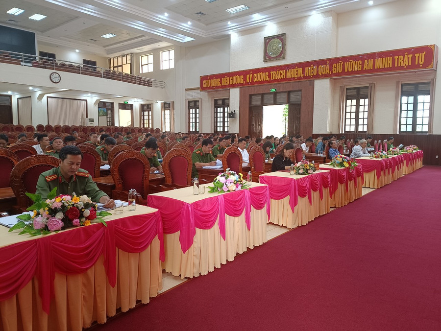 Quang cảnh hội nghị. Ảnh: R'Ô HOK