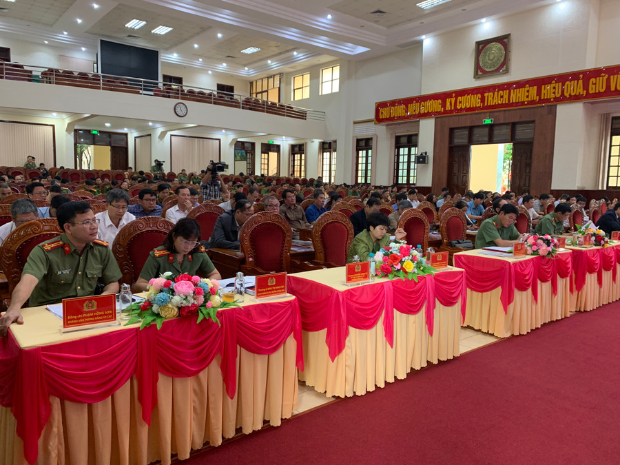 Quang cảnh hội nghị. Ảnh: R’Ô HOK