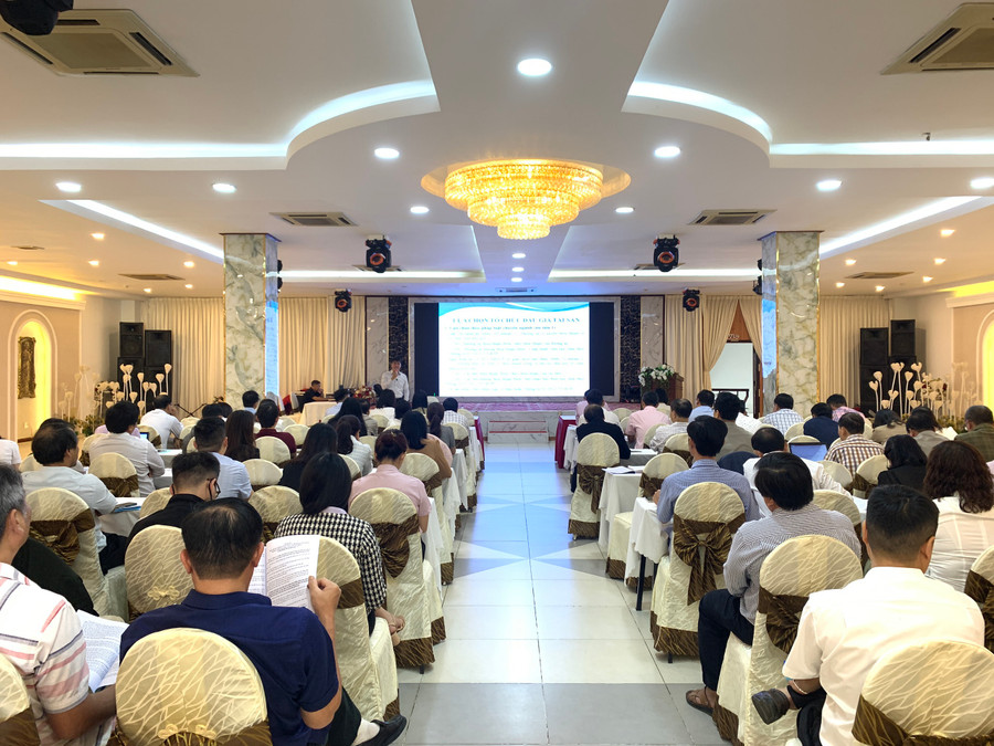 Quang cảnh buổi tập huấn nghiệp vụ đấu giá tài sản.Ảnh: R'Ô HOK