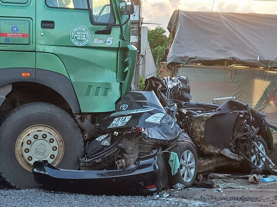 Hiện trường vụ tai nạn giao thông. Ảnh: R'Ô HOK Hiện trường vụ tai nạn giao thông. Ảnh: R'Ô HOK