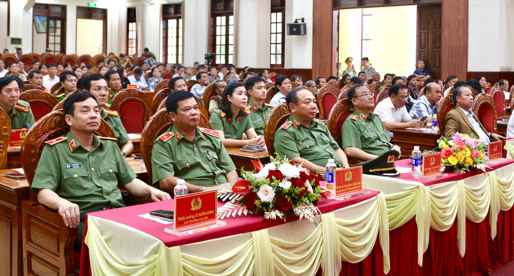 Các đại biểu tham dự hội nghị. Ảnh: A.H z6856701445532-46de438c8c5d6f9cc9b6555c26e0b197.jpg