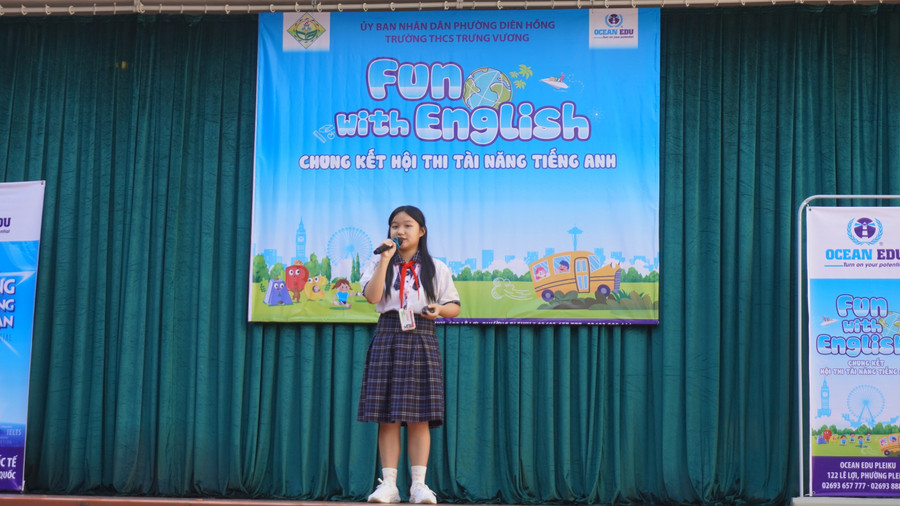Thí sinh tự tin thể hiện khả năng trước Ban giám khảo và khán giả. Ảnh: Chu Hằng tieng-anh-1.jpg