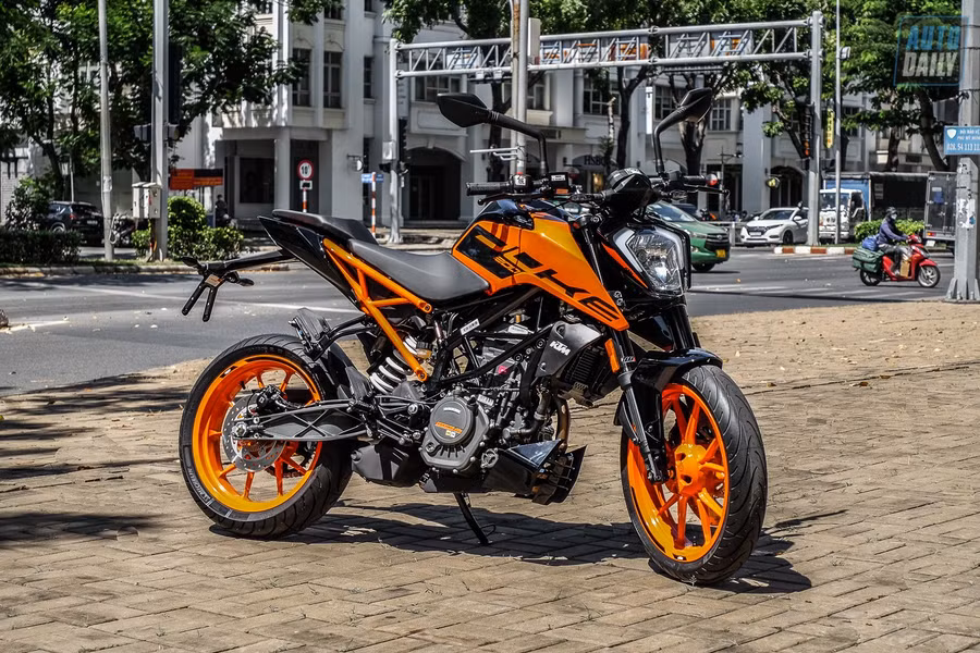 ktm-200-duke-2021-12.jpg