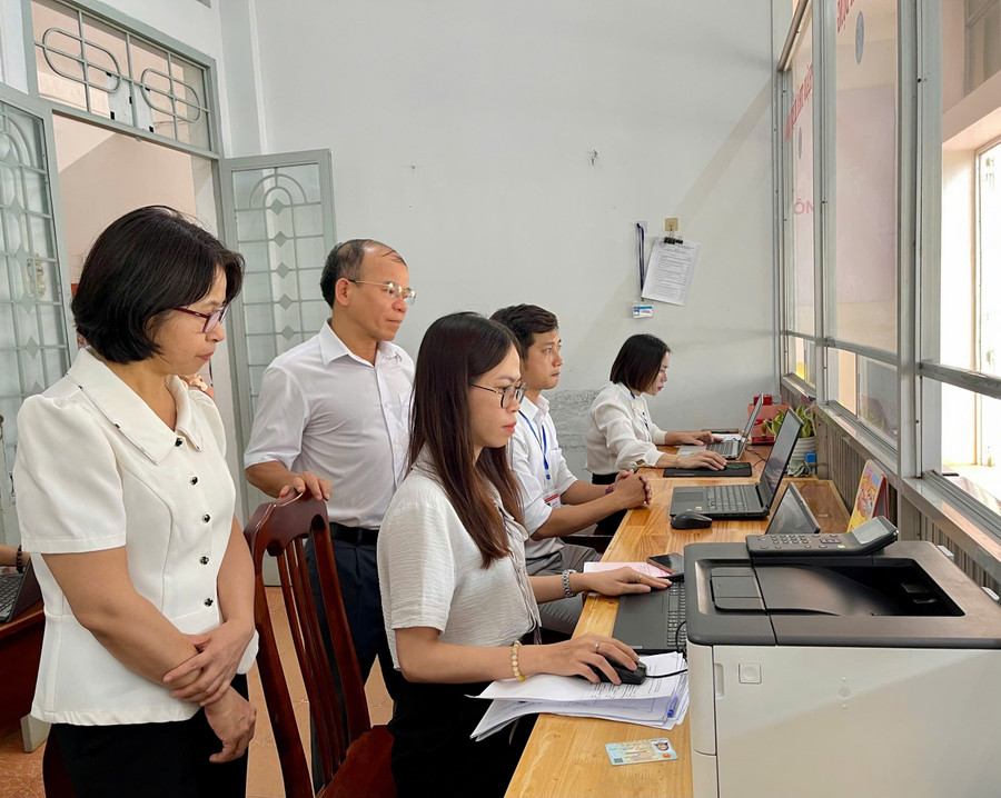 Ngày 20-6, UBND tỉnh Bình Định đã vận hành thử nghiệm thông suốt, thành công mô hình chính quyền địa phương 2 cấp tại 58/58 đơn vị cấp xã mới của tỉnh. Ảnh: Vũ Thảo viec-thu-nghiem-tai-phuong-thong-nhat-cung-dien-ra-suon-se-anh-vu-thao.jpg