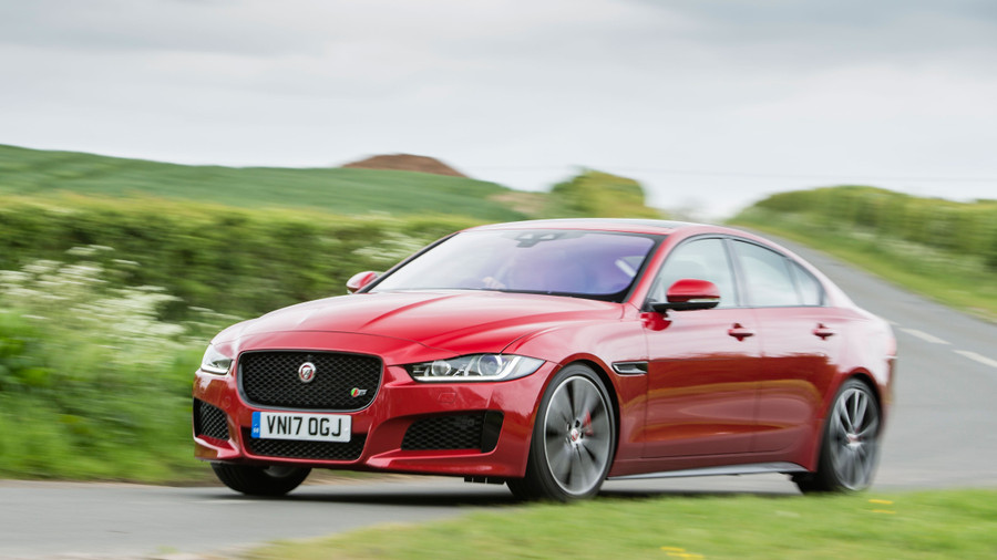 Jaguar XE S là lựa chọn lý tưởng cho những ai tìm kiếm một chiếc sedan sang trọng nhưng khác biệt. Ảnh: S.T ac-6560.jpg