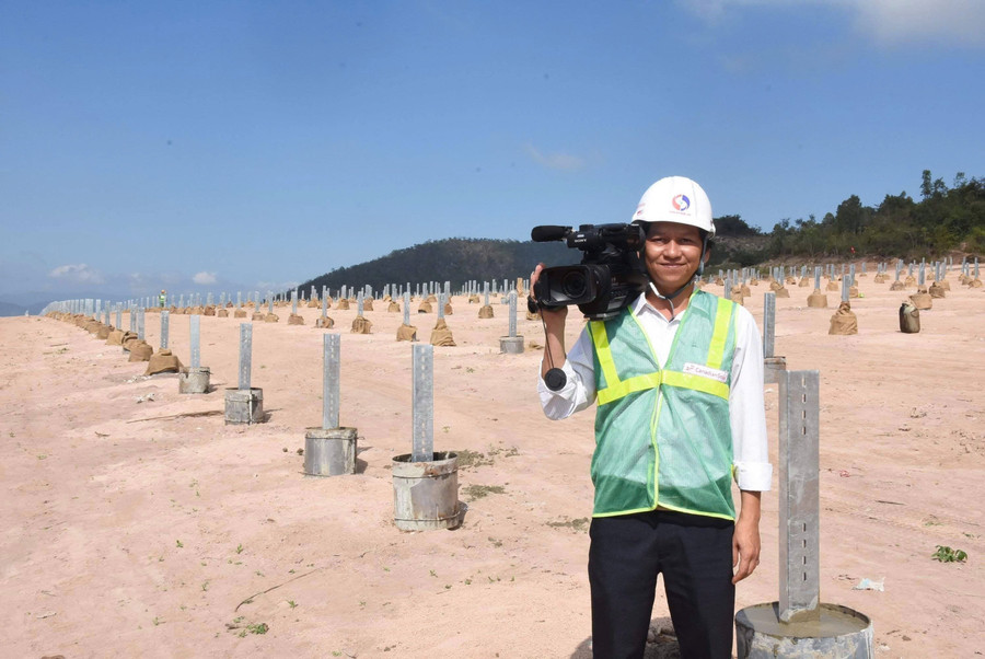 Phóng viên Quang Ngọc đã có gần 20 năm gắn bó với nghề báo. Ảnh: Quốc Linh phong-vien-quang-ngoc-da-co-gan-20-nam-gan-bo-voi-nghe-bao.jpg