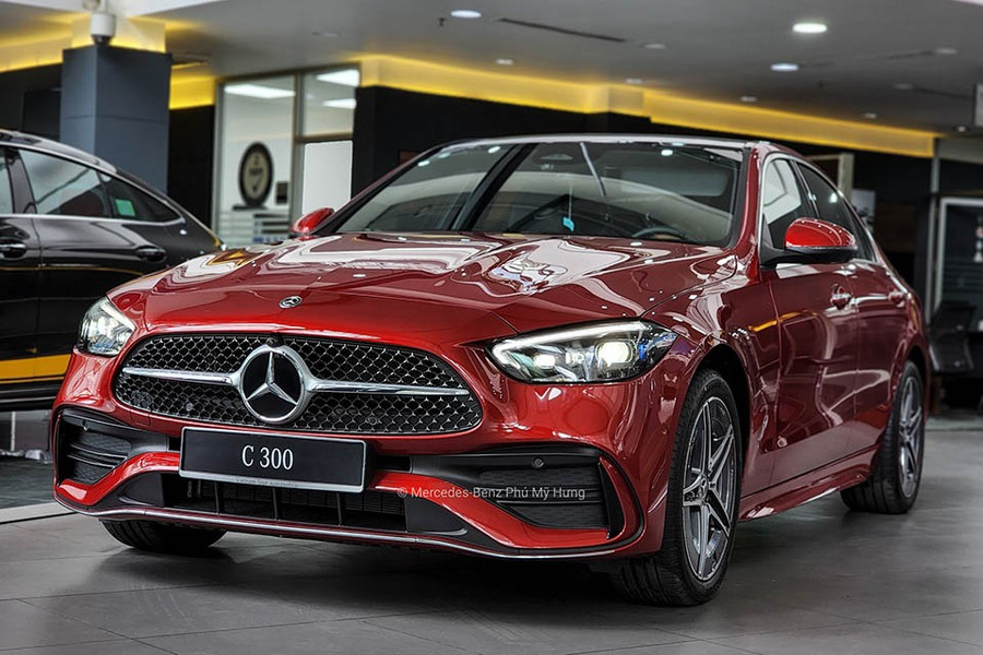 C 300 AMG là sự kết hợp hoàn hảo giữa thể thao và công nghệ. Ảnh: S.T mercedes-c300-amg-v1-24.jpg
