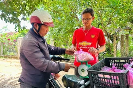 “Cửa hàng hai sọt” rong ruổi ngược xuôi