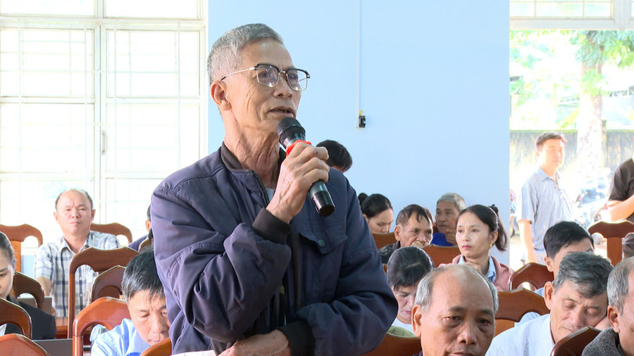 Cử tri xã Ia Krêl kiến nghị nhiều nội dung liên quan mật thiết đến đời sống dân sinh. Ảnh: R.Piên 555.jpg
