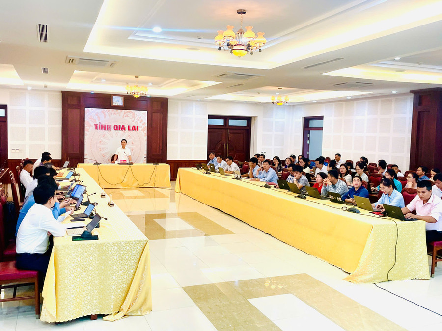 Quang cảnh hội nghị tập huấn. Ảnh: Phi Long anh-tap-huan-huong-dan-van-hanh-thu-nghiem-cong-tac-tiep-nhan-giai-quyet-va-tra-ket-qua-giai-quyet-ho-so-doi-voi-03-thu-tuc-hanh-chinh.jpg
