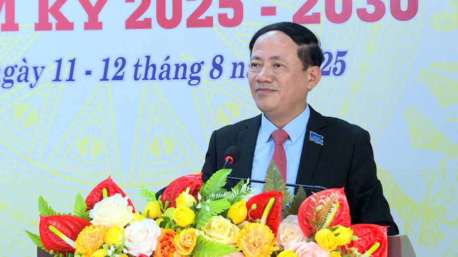Đồng chí Phạm Anh Tuấn-Phó Bí thư Tỉnh ủy, Chủ tịch UBND tỉnh Gia Lai phát biểu chỉ đạo tại Đại hội. Ảnh: Huy Toàn chu-tich-ubnd-tinh-phat-bieu-chi-dao-dh.jpg