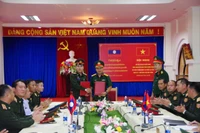 Binh đoàn 15 (Bộ Quốc phòng) tổ chức lễ bàn giao học viên Bộ Quốc phòng Lào hoàn thành khóa tập huấn về nông nghiệp tại Cửa khẩu quốc tế Bờ Y (Quảng Ngãi) sáng 22-10.