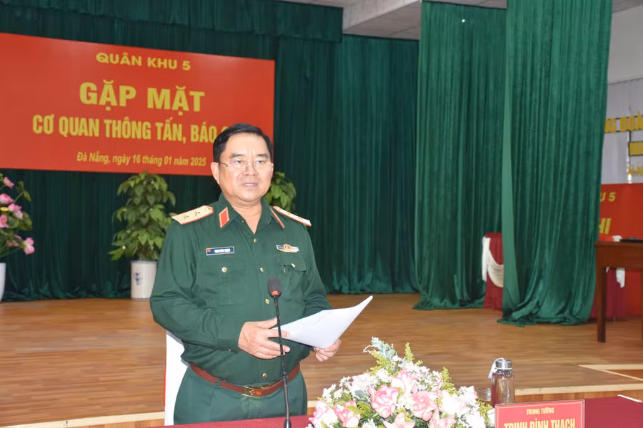 trung-tuong-trinh-dinh-thach-phat-bieu-tai-buoi-gap-mat.jpg