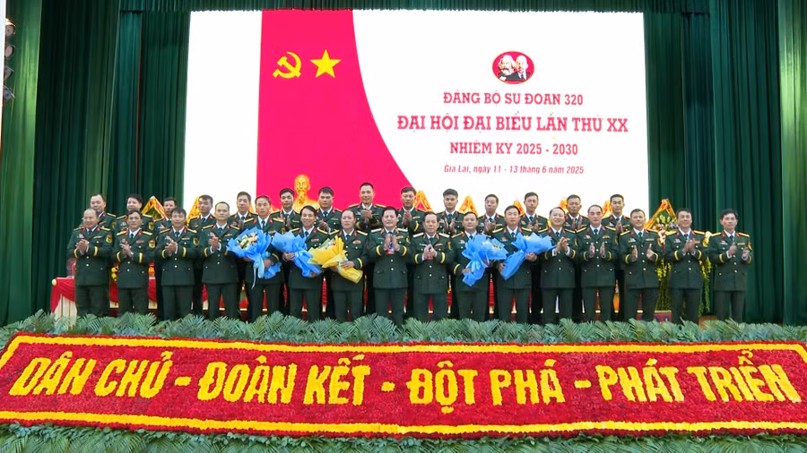 dung-tin-ps00-02-10-17still097.jpg