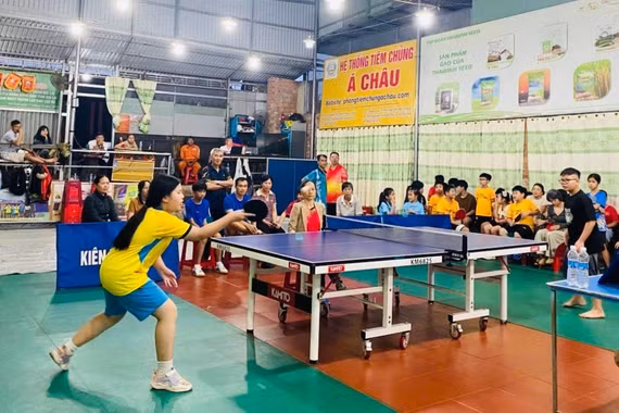 Hơn 50 thiếu nhi tham gia giải giao hữu bóng bàn tại phường Thống Nhất