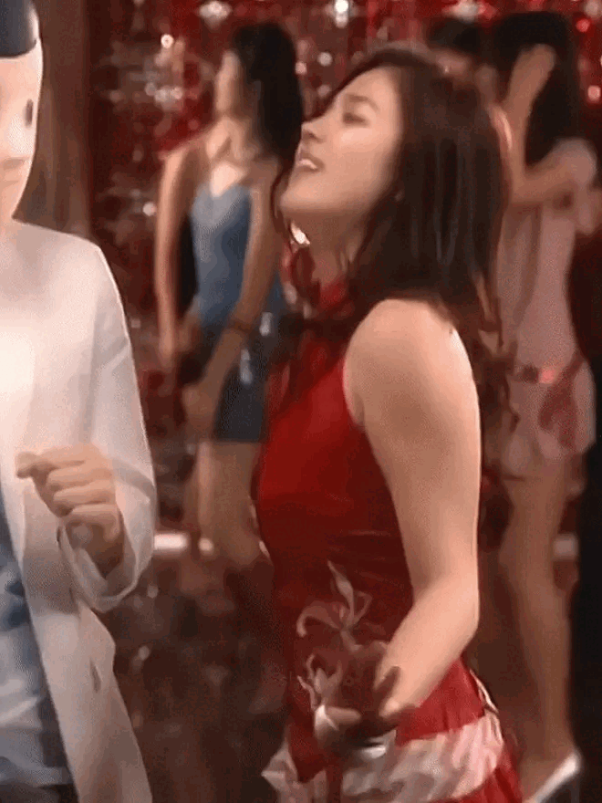 Song Hye Kyo từng có những tạo hình gợi cảm trong quá khứ. Song Hye Kyo từng có những tạo hình gợi cảm trong quá khứ.