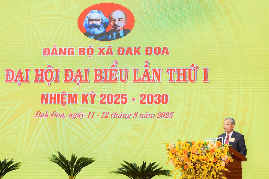 Ủy viên Ban Thường vụ Tỉnh ủy, Trưởng ban Nội chính Tỉnh ủy Đặng Vĩnh Sơn phát biểu chỉ đạo Đại hội. Ảnh: Văn Tuấn