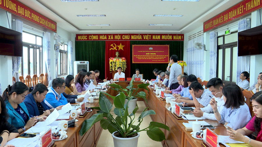 Quang cảnh buổi làm việc. Ảnh: Huy Toàn quang-canh-buoi-lam-viec-giua-ban-thuong-truc-uy-ban-mat-tran-to-quoc-mttq-viet-nam-2-tinh-binh-dinh-va-gia-lai-anh-huy-toan.jpg