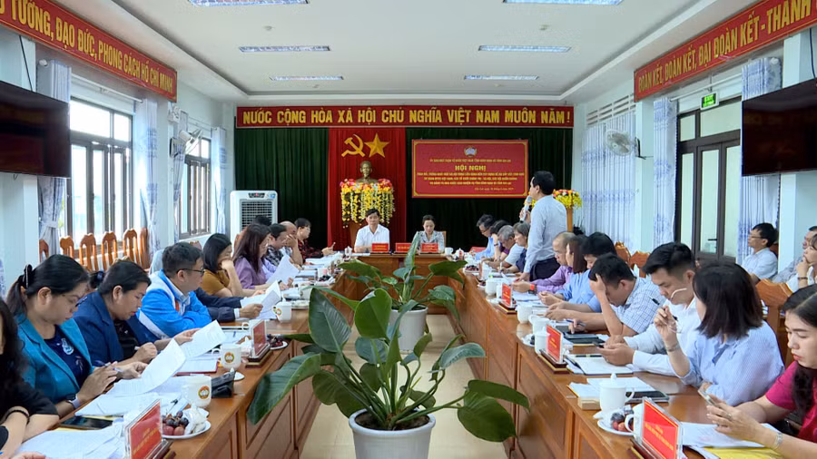 quang-canh-buoi-lam-viec-giua-ban-thuong-truc-uy-ban-mat-tran-to-quoc-mttq-viet-nam-2-tinh-binh-dinh-va-gia-lai-anh-huy-toan.jpg