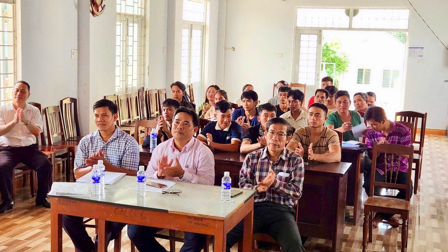 Khai giảng khóa đào tạo trình độ sơ cấp nghề hướng dẫn du lịch tại làng Canh Tiến. Ảnh: ĐVCC 2-lop-hddl-canh-tien.jpg