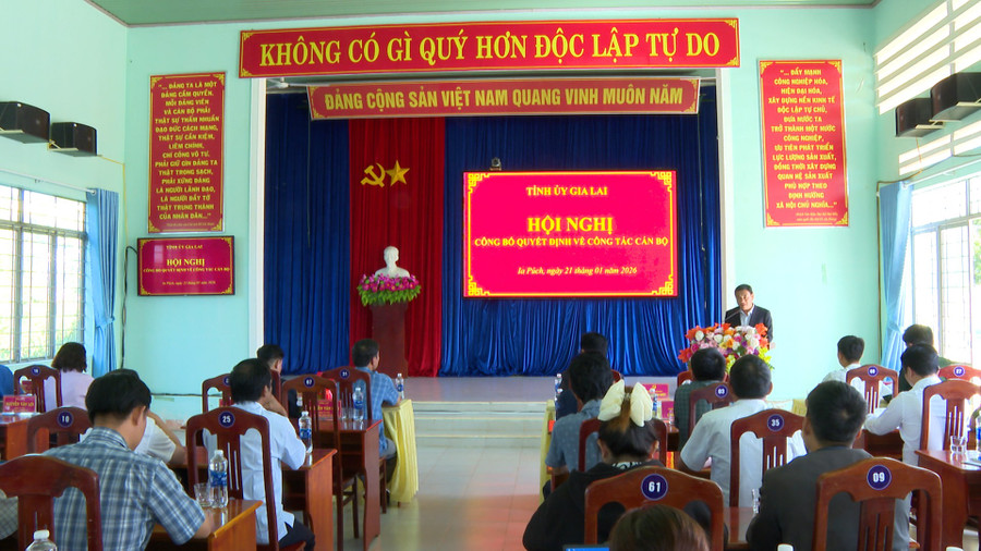 pho-truong-ban-to-chuc-tinh-uy-hoang-minh-viet-phat-bieu-tai-hoi-nghi-anh-vien-khanh.jpg