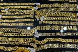 Sáng 30-10, giá vàng miếng “bốc hơi” 1,5 triệu đồng/lượng