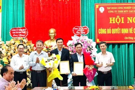 Công ty Cao su Chư Prông công bố các quyết định về công tác cán bộ