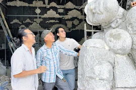 Khi nghệ thuật điêu khắc hòa điệu với đời sống