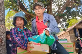 Chư Pưh: Tặng 200 suất quà cho bệnh nhân phong, người khuyết tật, hộ nghèo khó khăn