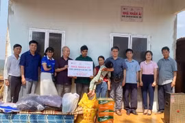 Trao “Nhà nhân ái” cho gia đình nạn nhân chất độc da cam tại xã Ia Ko