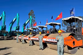 Gia Lai long trọng khởi công, khánh thành các công trình, dự án trọng điểm chào mừng Đại hội đại biểu toàn quốc lần thứ XIV của Đảng.