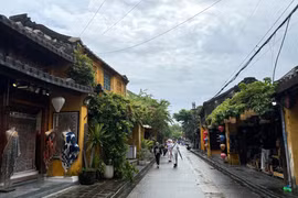 Tháng 10, Việt Nam đón 1,73 triệu lượt khách quốc tế, tăng 13,8% so với tháng trước