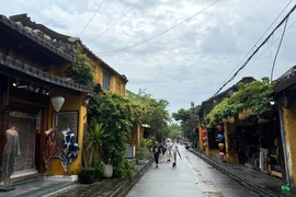 Tháng 10, Việt Nam đón 1,73 triệu lượt khách quốc tế, tăng 13,8% so với tháng trước