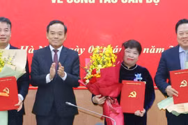 Bộ Chính trị bổ nhiệm 2 ủy viên T.Ư làm phó ban Chính sách, chiến lược T.Ư