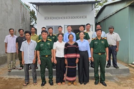 Bàn giao nhà tình nghĩa do Chủ tịch UBND tỉnh Rah Lan Chung hỗ trợ xây dựng tại làng Ia Lang