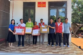 Gia Lai bàn giao 2 căn nhà tình nghĩa cho hộ nghèo tại huyện Đak Đoa