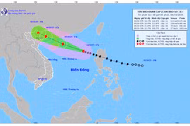Bão số 11 đi vào biển Đông, biển động dữ dội