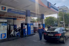 Chiều 7-8, xăng RON 95-III vượt mốc 20.000 đồng/lít