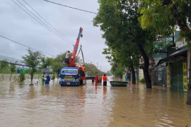 Gia Lai: Bằng mọi biện pháp cơ động đến ngay các địa bàn ngập lụt, chia cắt