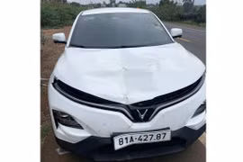 Ô tô tông người đi bộ, 1 người nguy kịch