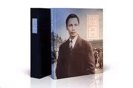 bản giới hạn cuốn sách “Hồ Chí Minh-Tiểu sử bằng hình”