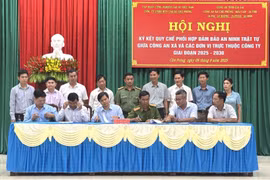 Công ty Cao su Chư Prông ký kết phối hợp đảm bảo an ninh trật tự với Công an xã