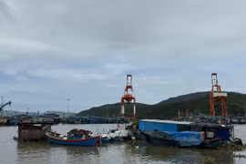 Hoạt động tàu thuyền, lồng bè nuôi trồng thủy sản dọc ven biển từ nam Quảng Trị đến khu vực Đắk Lắk sẽ chịu tác động rất lớn do bão.